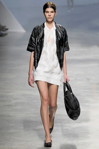 Look 9